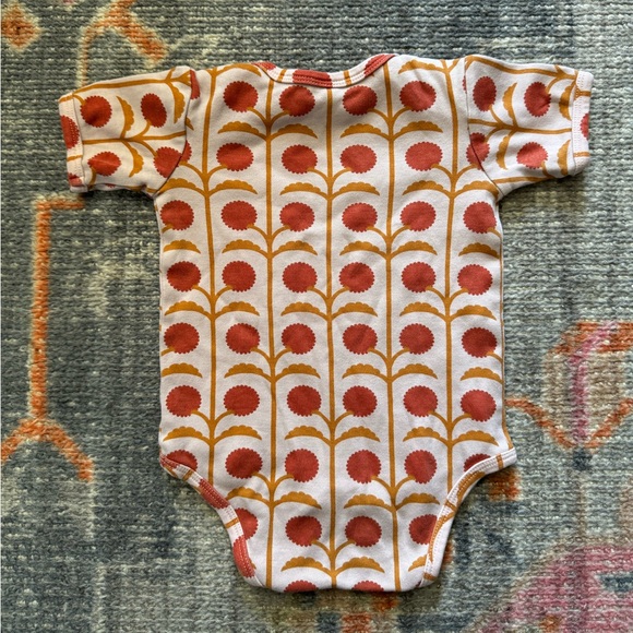 Kate Quinn Short Sleeve Bodysuit – Floral - Picture 2 of 8